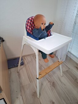 Sedačka na kŕmenie - 2