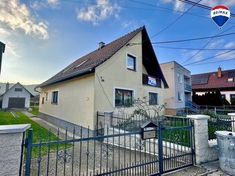 REZERVOVANÉ- Reality Pre Vás - na predaj : Priestranný dom s - 2