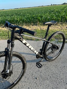 Trek Marlin 5 - L, 29” - 2