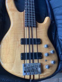 Basová gitara - 2