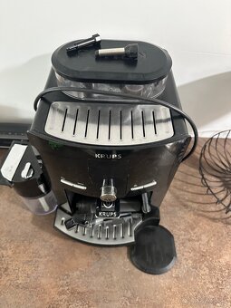 Kavovar Krups EA829 - 2