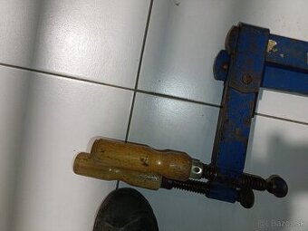 Predam stolárske zvierky . - 2