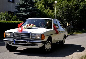 Predam Mercedes W123 piano 230e benzin - 2