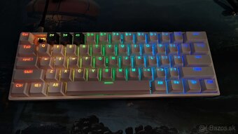 Skyloong Herná Mechanická RGB Klávesnica - GK61 - 2