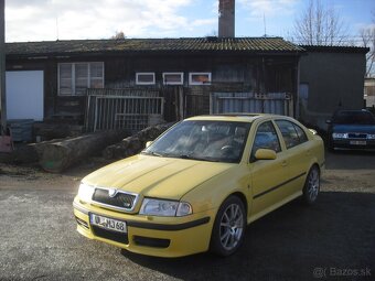 Skoda Octavia RS1 - 2