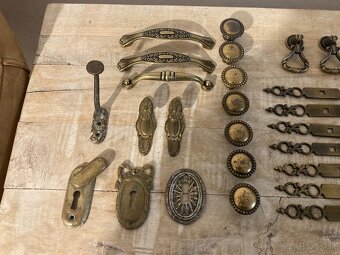 Úchyty na dvierka - 2