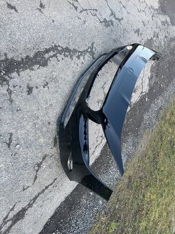 Predám nárazník na Mercedes cla - 2