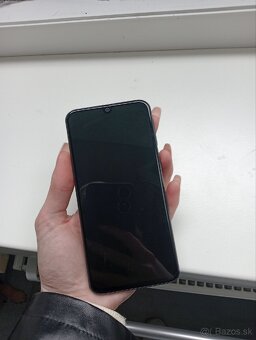Surne predam Samsung galaxy a40 - 2