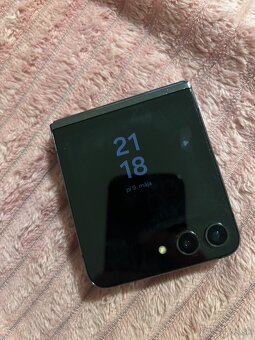 Predam Samsung Zflip 5 rok pouzivany - 2