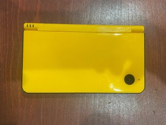 Nintendo DSi XL - 2