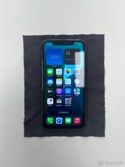 iPhone 11 64GB - 2