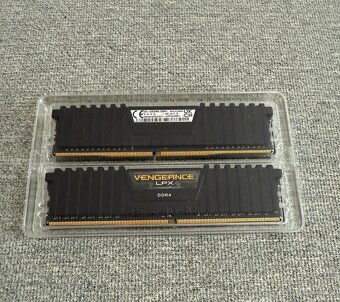 Corsair 16GB KIT DDR4 3200 MHz CL16 Vengeance - 2
