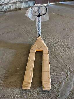 paletovy vozik manualny 2000kg , novy kus ..y - 2