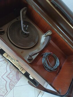 Retro rádio a gramofón Grundig 7000/USA 
 - 2