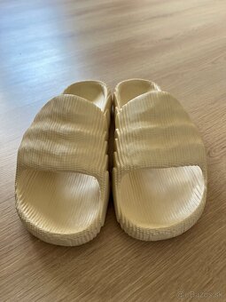 Pánske šľapky Adidas Adilette veľkosť 43 - 2