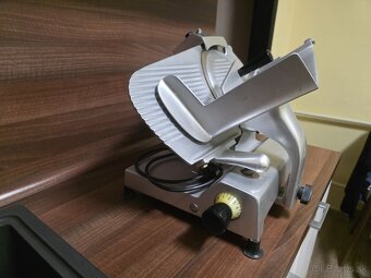 Narezovy stroj Omas - 2