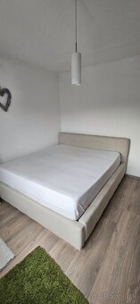 Čalúnená posteľ - 2