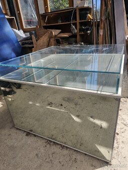 Vitrína sklenená s úložným priestorom - 2