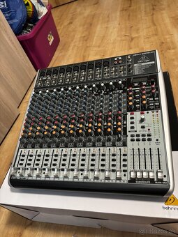 Behringer XENYX QX2442 USB Analógový mixpult - 2