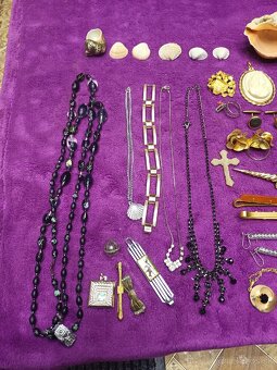 Predám staré bižutérie - 2