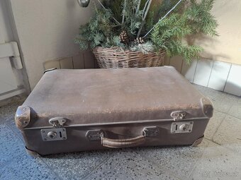 Zachovalý cestovný retro kufor - 2