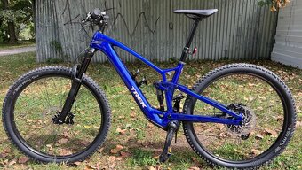 Celoodpružený karbónový ebajk Trek Fuel EXe 9.5 - 2