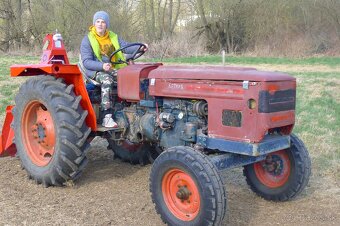 Traktor Zetor - 2