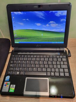 Asus Eee PC 901, model EEEPC901-BK009X, s puzdrom - 2