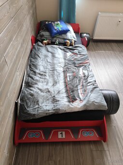 Posteľ v tvare pretekárskeho auta - 2