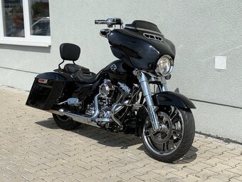 HARLEY DAVIDSON FLHX STREETGLIDE - 2