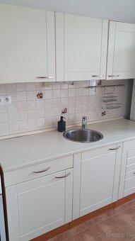 Kuchynská linka krémovej farby s nerezovym drezom - 180 cm , - 2
