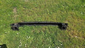 Výstuha zadného nárazníka VW Passat B7 - 2