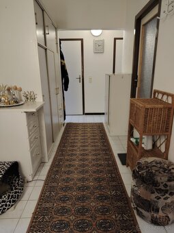 Predám pekný , veľký  4-izbový  byt , - 2