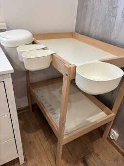 Prebaľovací pult - 2