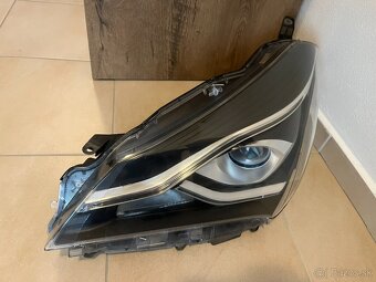 Toyota Yaris 3 2017-2020 facelift, predné ľavé svetlo - 2