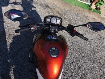 Suzuki gsr 600 - 2