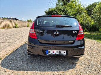 Predám Hyundai i30 2.0 benzín - 2