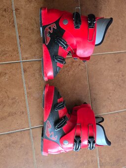 Lyžiarky Junior Rossignol č.38 - 2