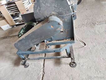 Výkonný kladivkovy drvic - 2