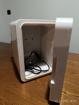 Mini chladnička na kozmetiku - 2