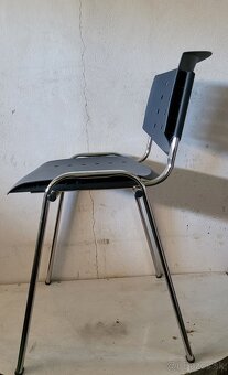 Predám plastovú stolička - 2