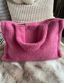 Krásna nová ružová - Ibalgin huňatá ňuňu kabelka - 2