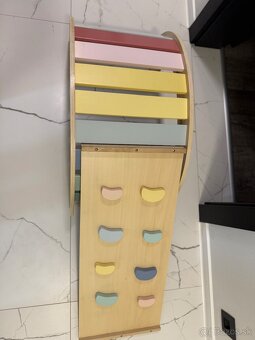 Elineli montessori hojdačka so smykackou - 2