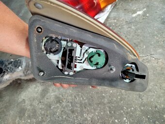 Predam zadné svetlá na BMW X5 e53 - 2