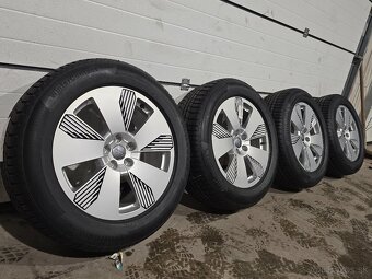 Nová Zimná Sada AUDI E-TRON 255/55 R19 - 2