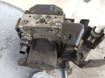 3u0614517d riadiaca jednotka ABS ESP - 2