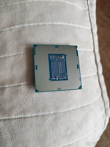 Predám Intel i5 8600K + Základná doska + 16GB RAM - 2