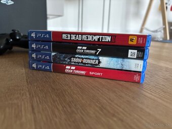 PS4 PRO 1TB + 4 hry - 2