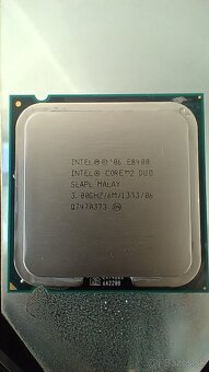 Intel Core 2 Duo E8400 - 2