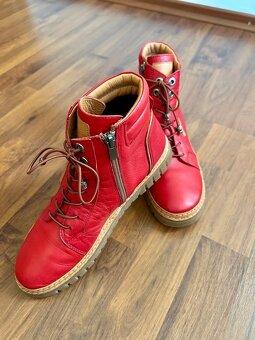 CELOKOŽENÉ TOPÁNKY zn.BAŤA č.40 - 2